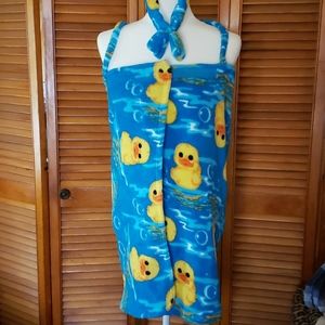 NWOT Hotel Spa wrap with straps & headband